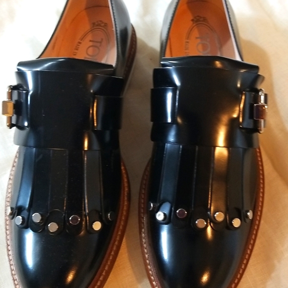 TODS BLACK PATENT LEATHER STUDDED FRINGED Buckled Flat made in italy - Picture 1 of 4
